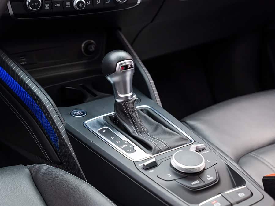 Audi Q2L 2023 car image #14