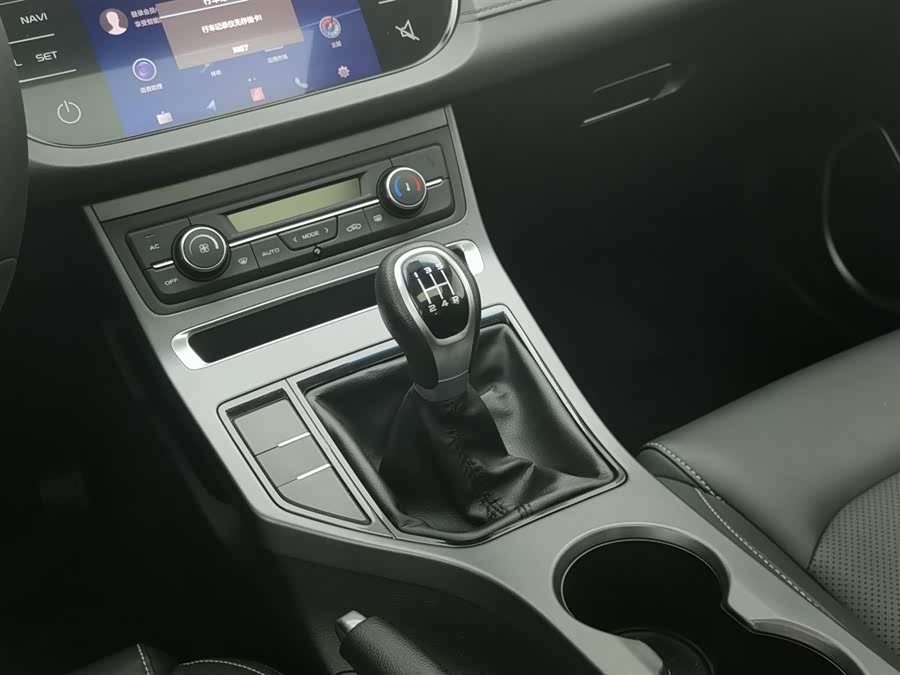 GEELY Emgrand 2019 car image #14