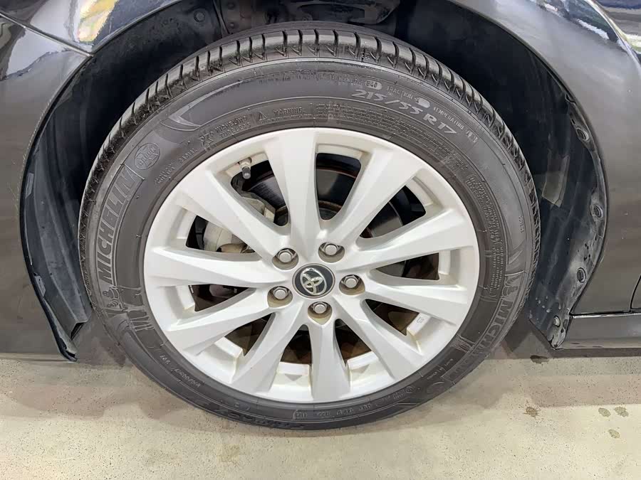 Toyota Camry 2018 immagine di auto #14