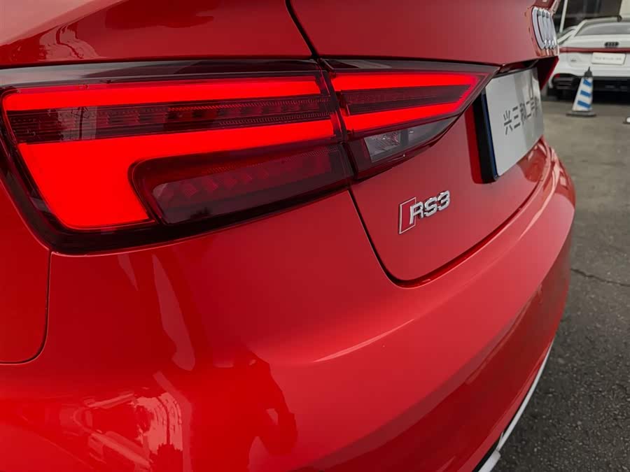 Audi RS 3 2019 imagem de carro #14