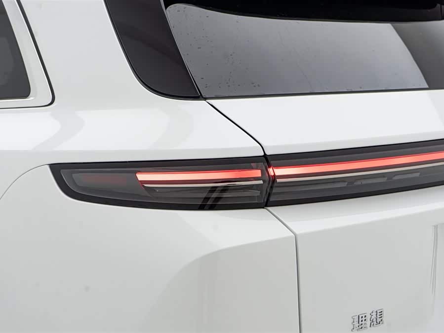 Li L7 2025 immagine di auto #14