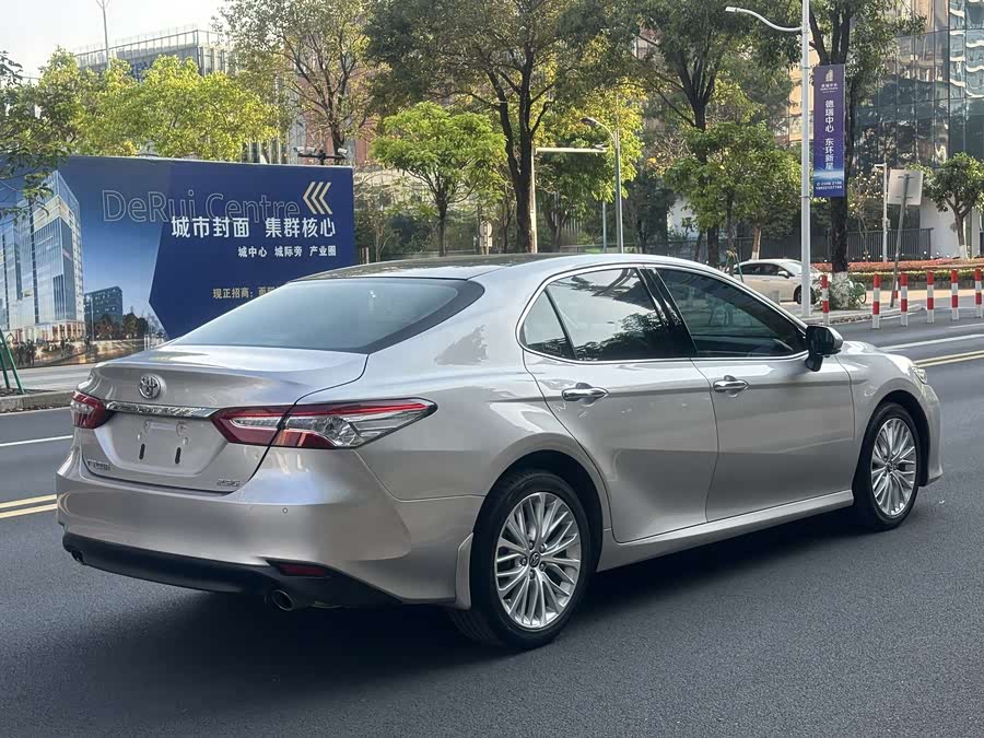 Toyota Camry 2020 immagine di auto #14