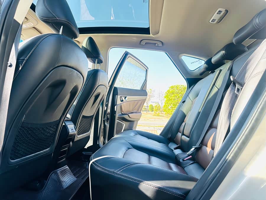 GEELY Emgrand GS 2017 car image #14