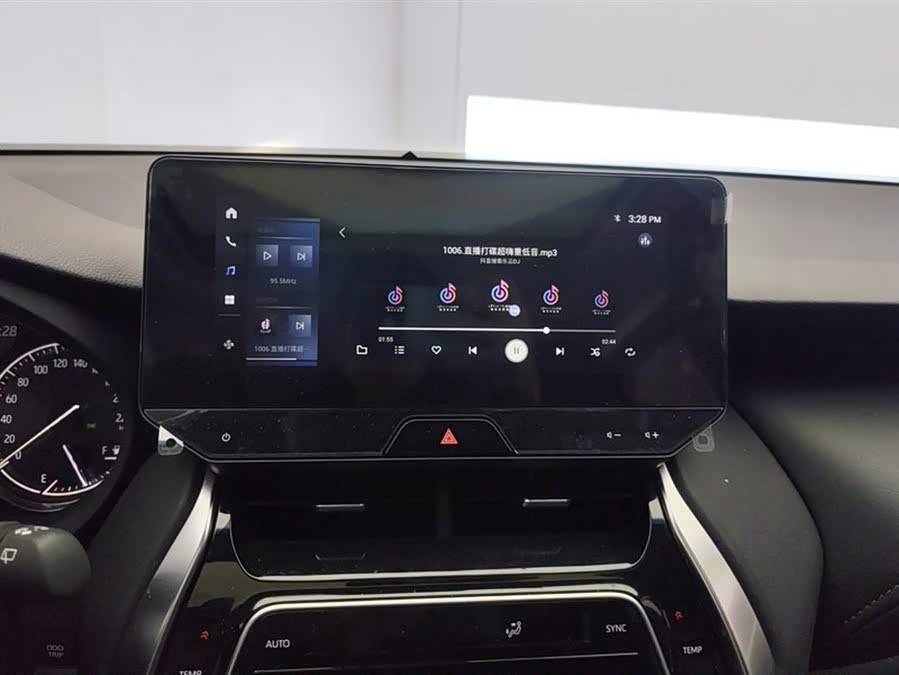 Toyota Venza 2024 car image #14