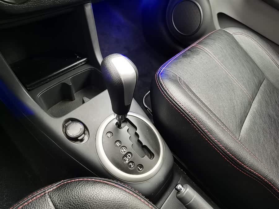 Suzuki Swift 2017 car image #14