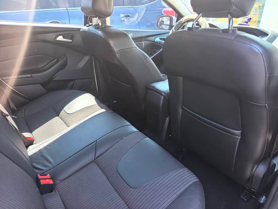 Ford Focus 2013 car image #14