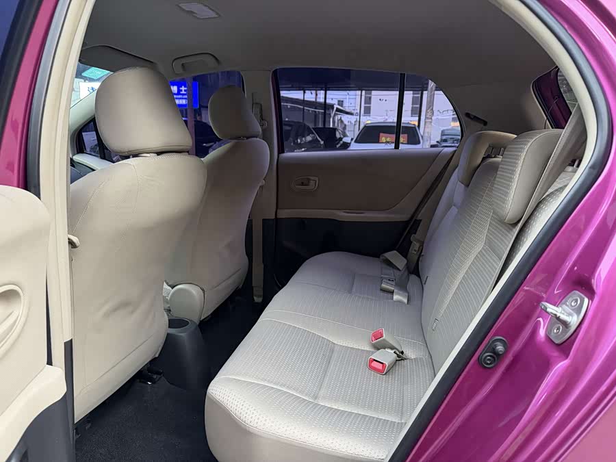 Toyota Yaris 2012 изображение автомобиля #14