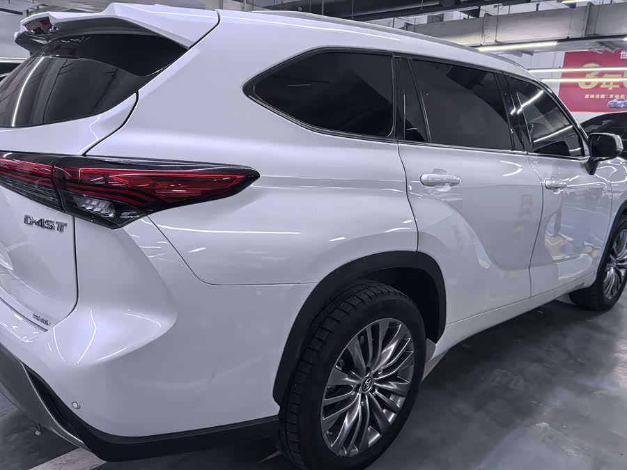 Toyota Highlander 2024 car image #14