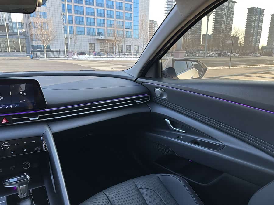 Hyundai Elantra 2021 immagine di auto #14