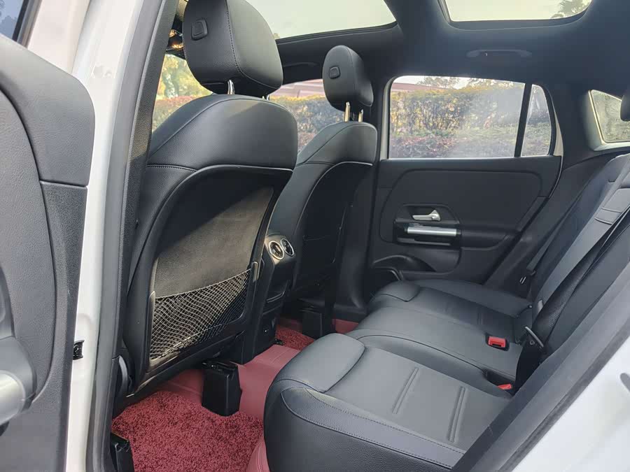 Mercedes-Benz GLA Class 2020 car image #14