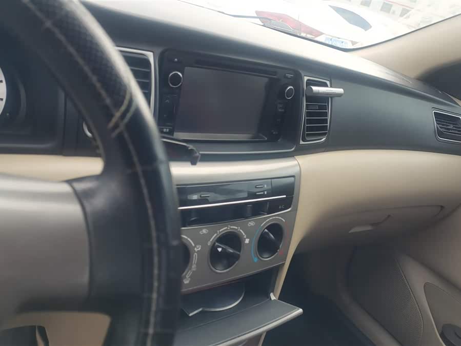 Toyota Corolla (Classic) 2015 car image #14