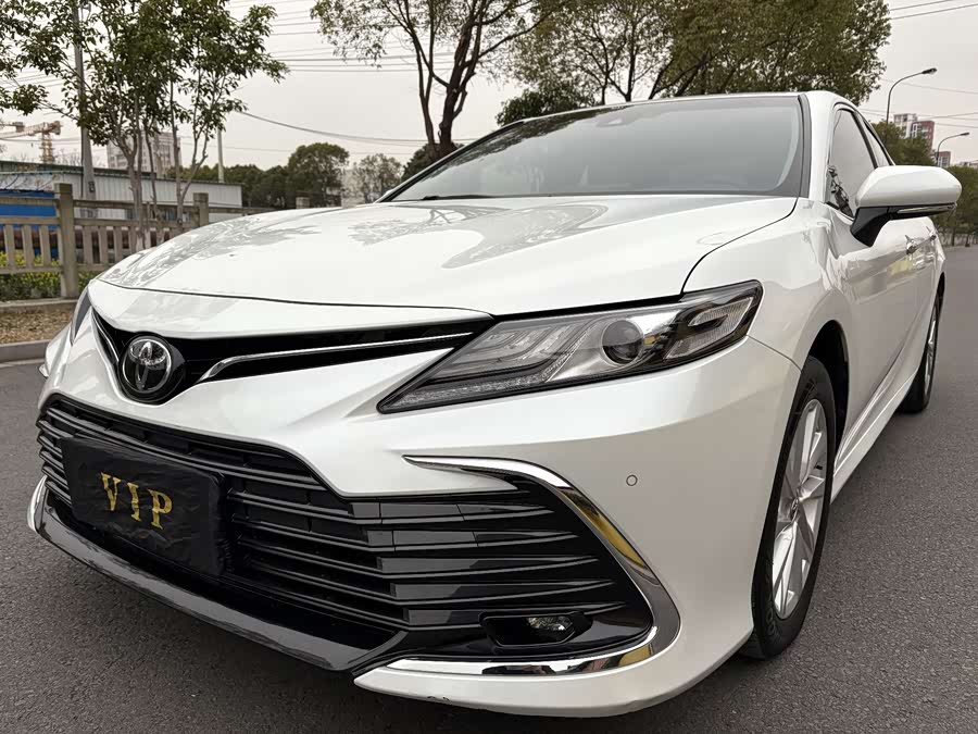 Toyota Camry 2022 car image #14
