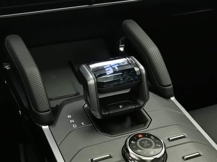 Jetour Traveller 2023 car image #14