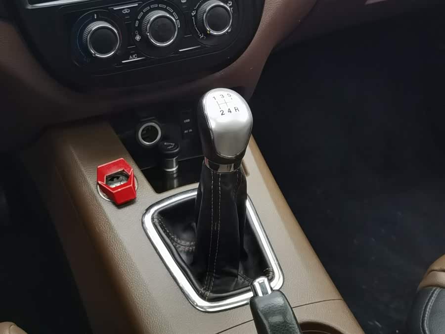 Forthing JOYEAR X5 2016 imagen de coche #14