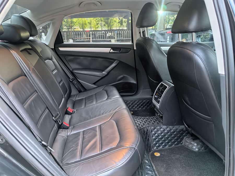 Volkswagen Passat 2015 car image #14