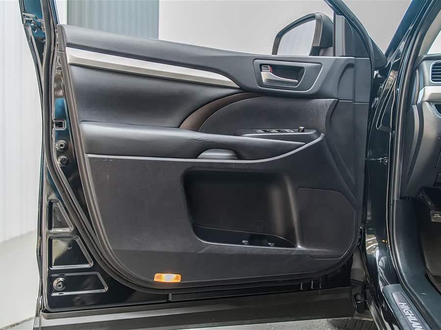 Toyota Highlander 2021 car image #14