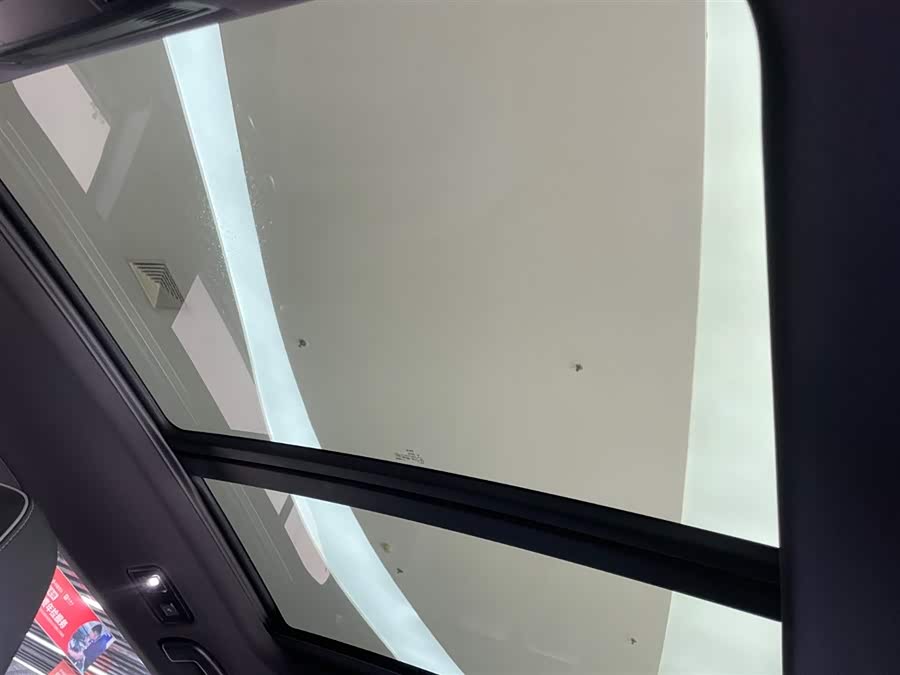 Volkswagen T-Roc 2024 car image #14