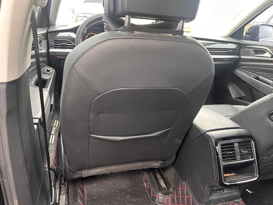 Volkswagen Passat 2021 car image #14