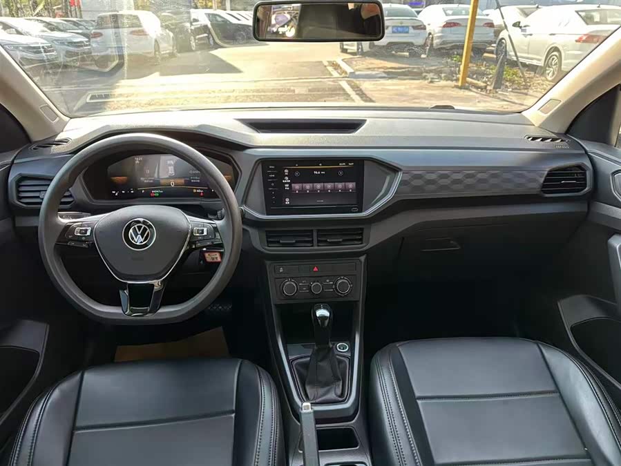 Volkswagen T-Cross 2023 car image #14