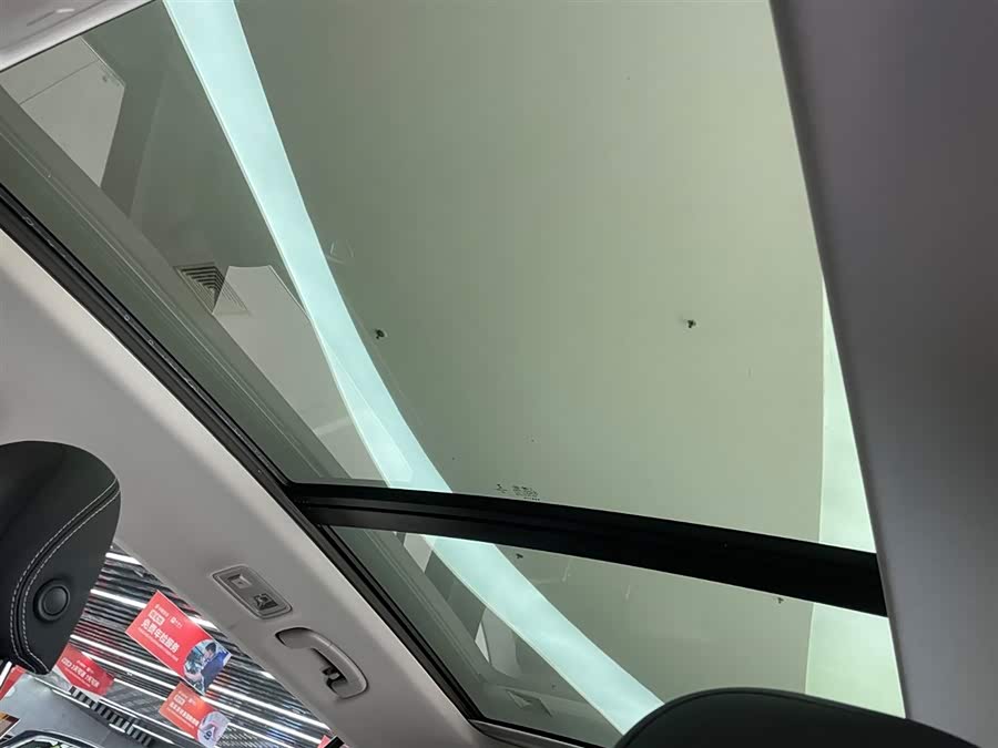 Volkswagen Tiguan L 2022 car image #14