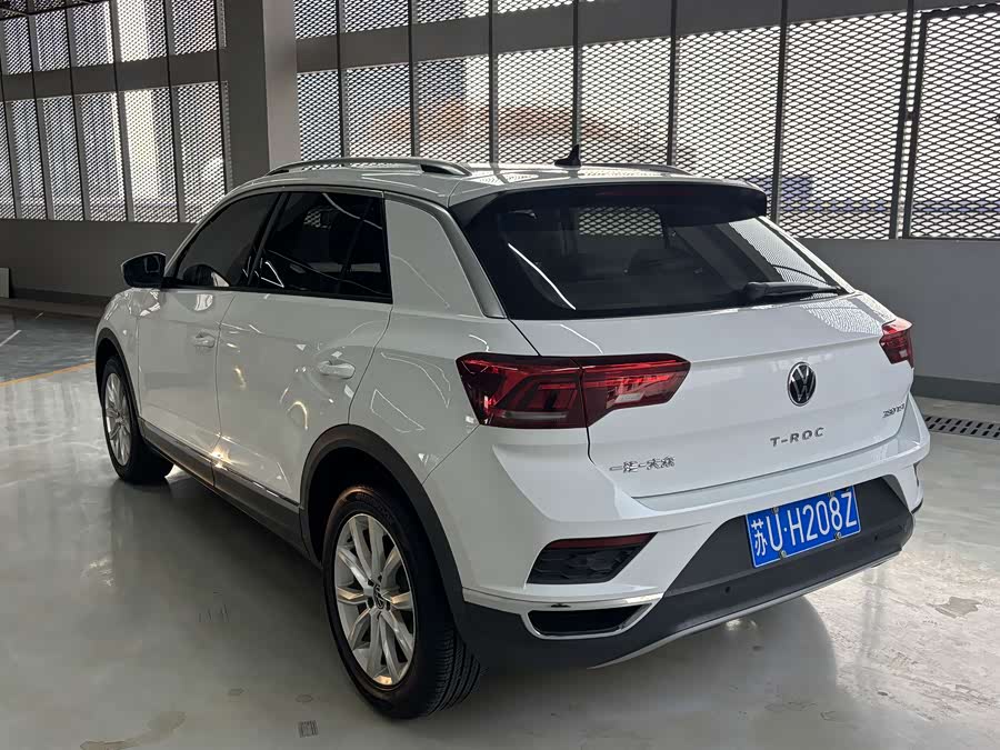 Volkswagen T-Roc 2021 car image #14