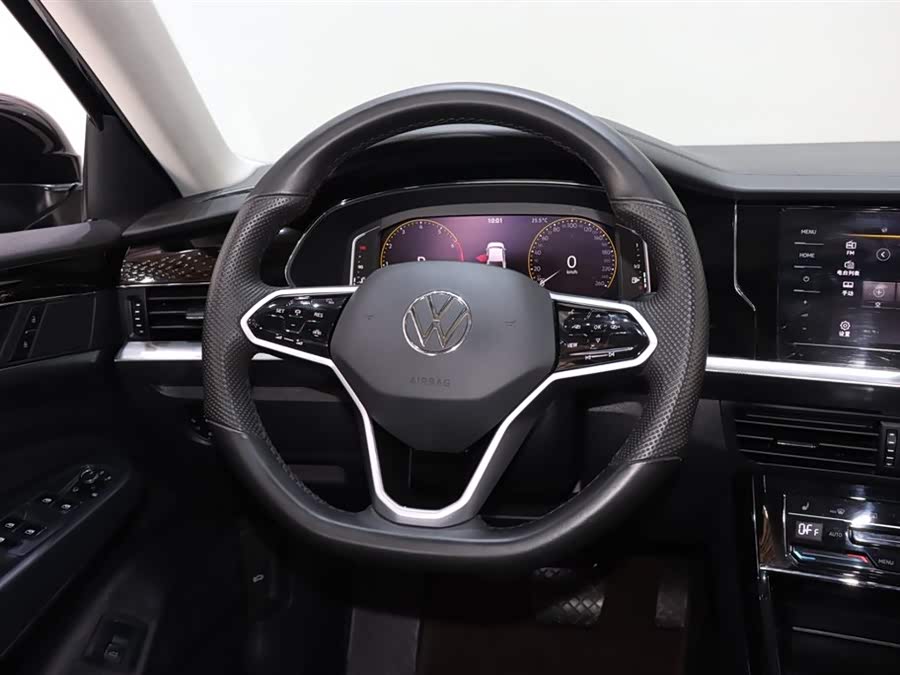 Volkswagen Passat 2023 car image #14