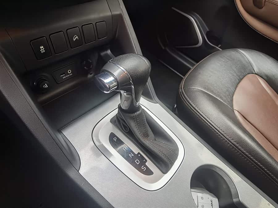 JAC 2015 imagem de carro #14