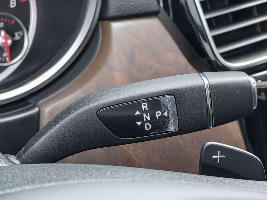 Mercedes-Benz GLE Class 2016 car image #14