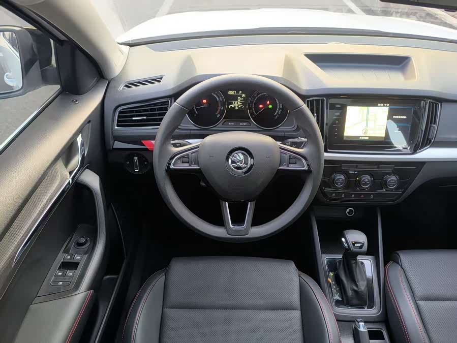 Skoda Kamiq 2022 car image #14