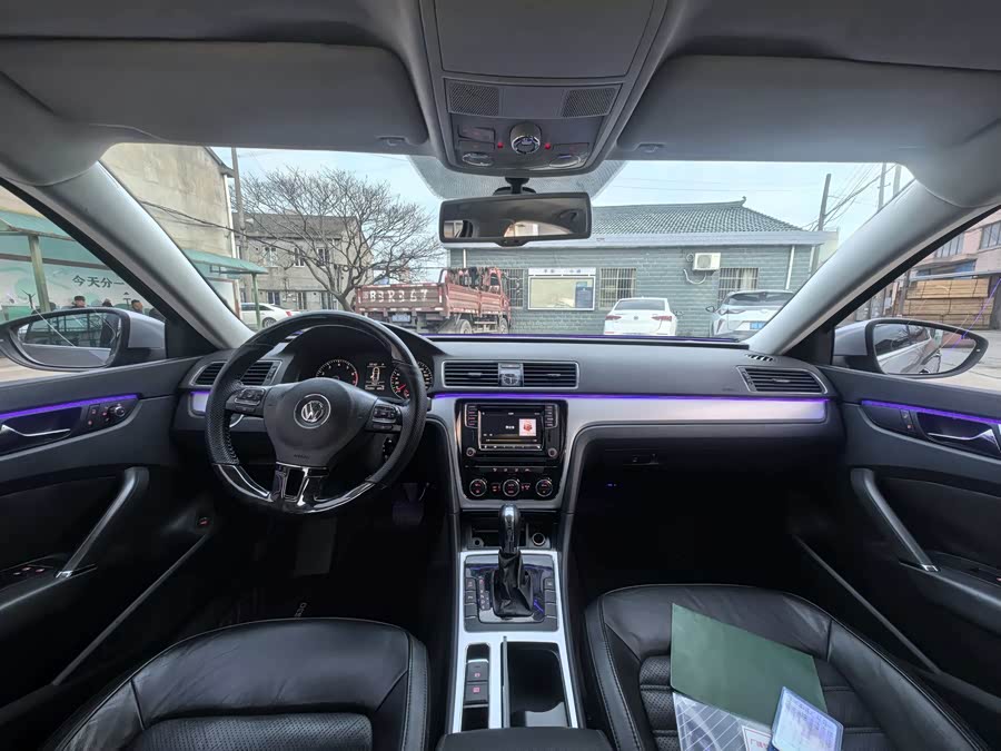 Volkswagen Passat 2011 изображение автомобиля #14