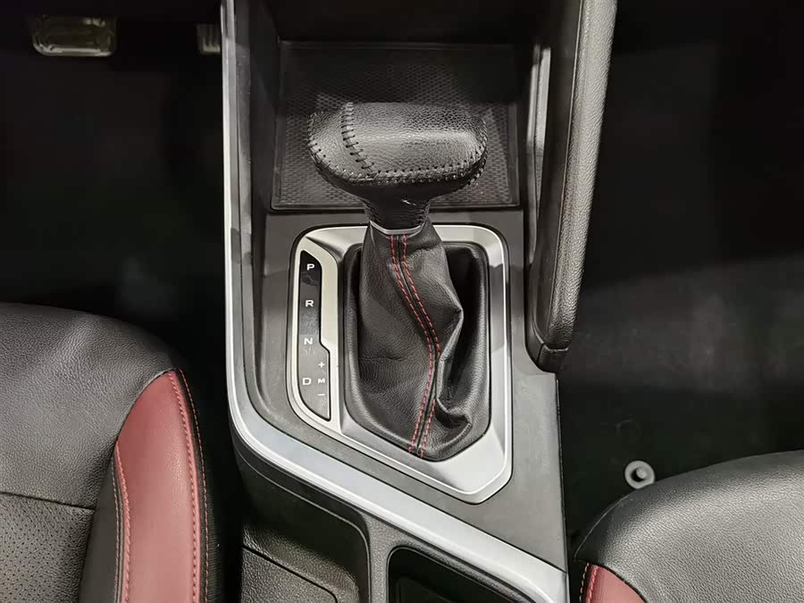 GEELY Vision X3 2022 изображение автомобиля #14