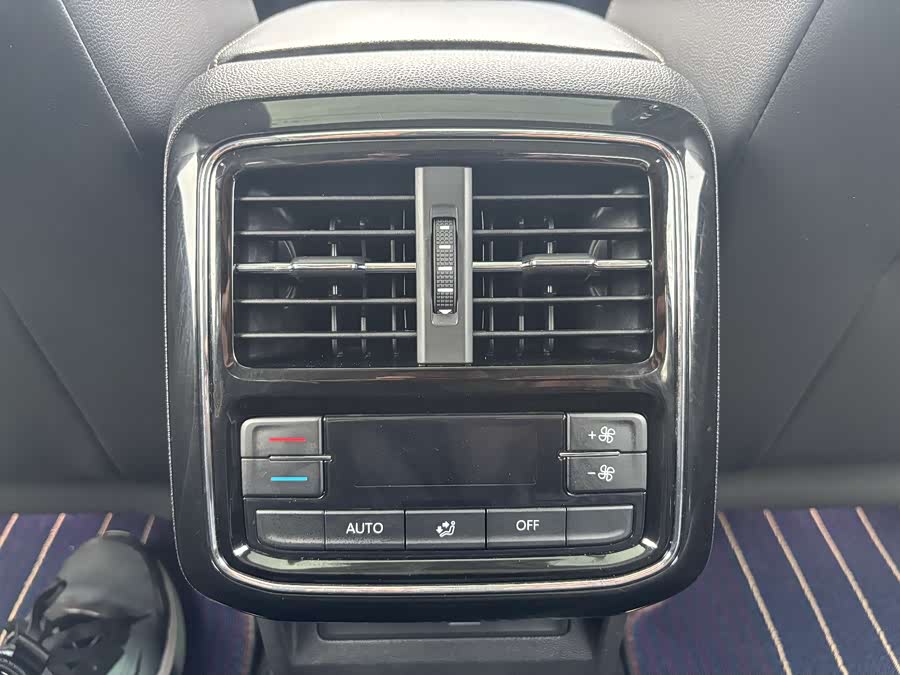 Volkswagen Passat 2021 car image #14