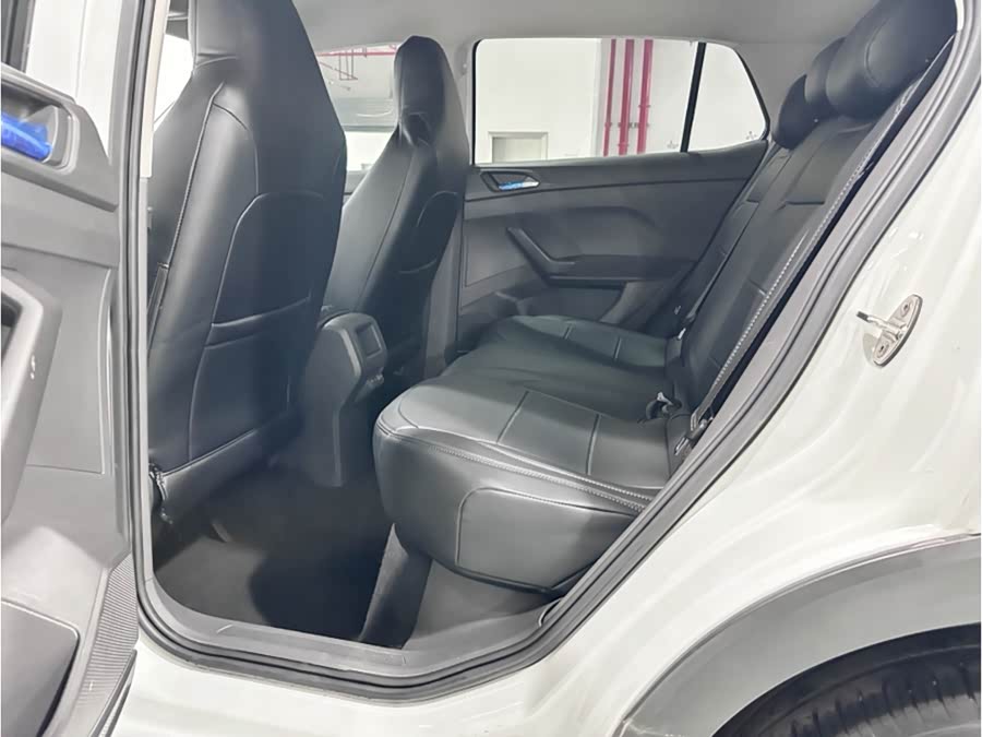 Volkswagen T-Cross 2023 car image #14