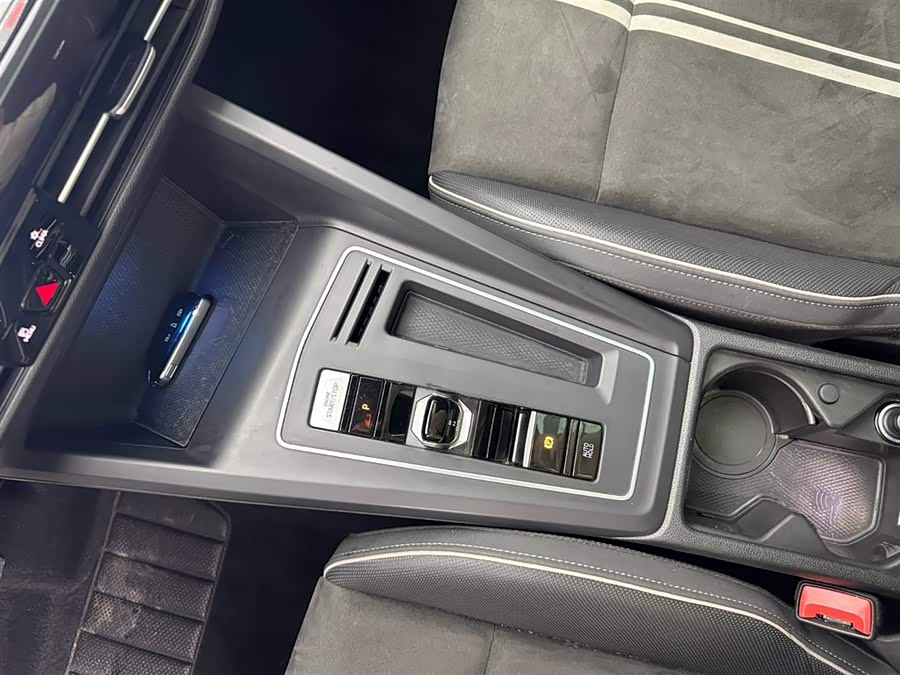Volkswagen Golf 2020 car image #14