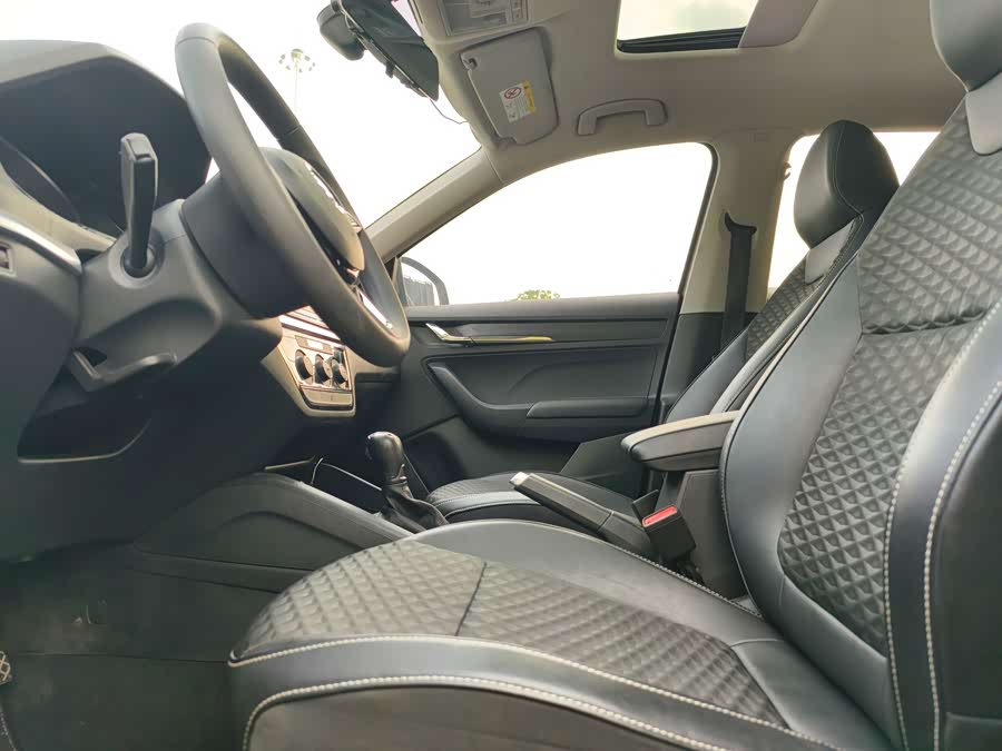 Skoda Kamiq 2020 صورة سيارة #14