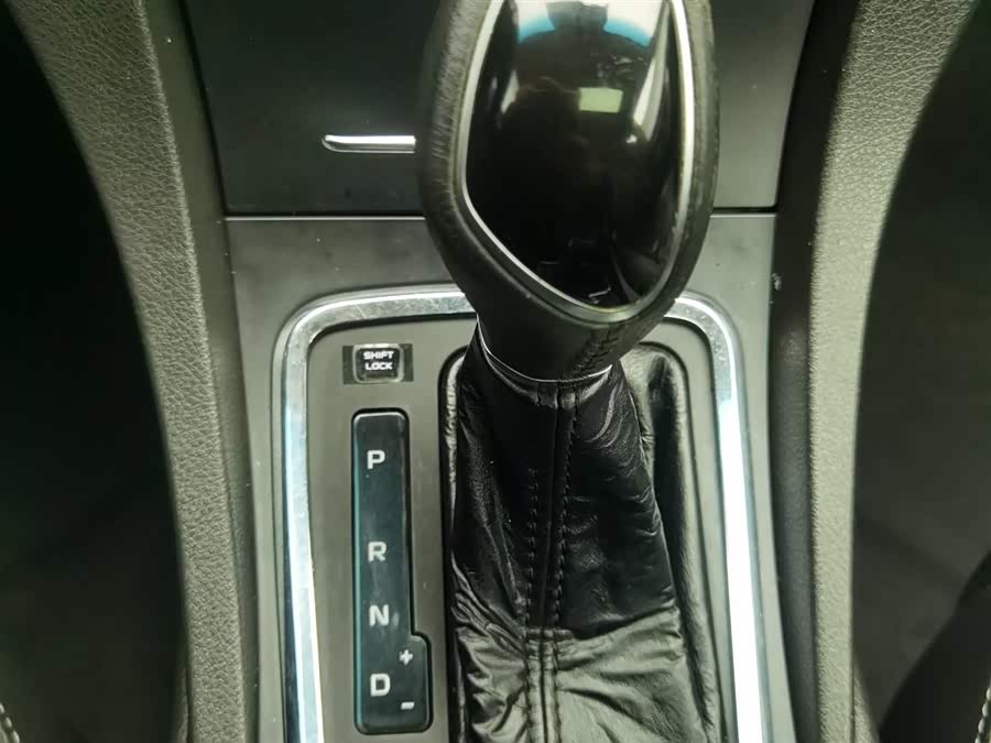 GEELY Emgrand 2016 car image #14