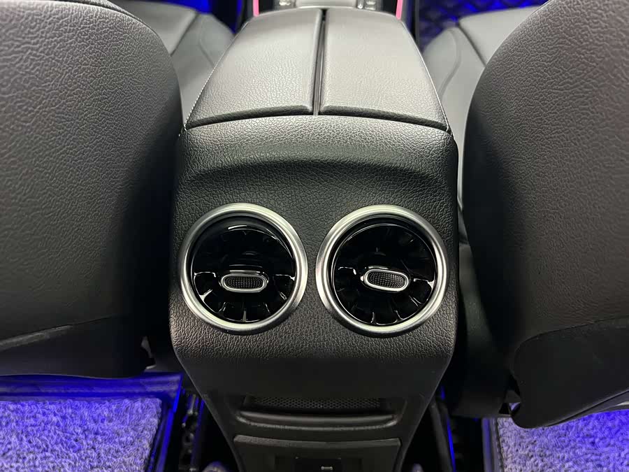 Mercedes-Benz GLB Class 2021 car image #14