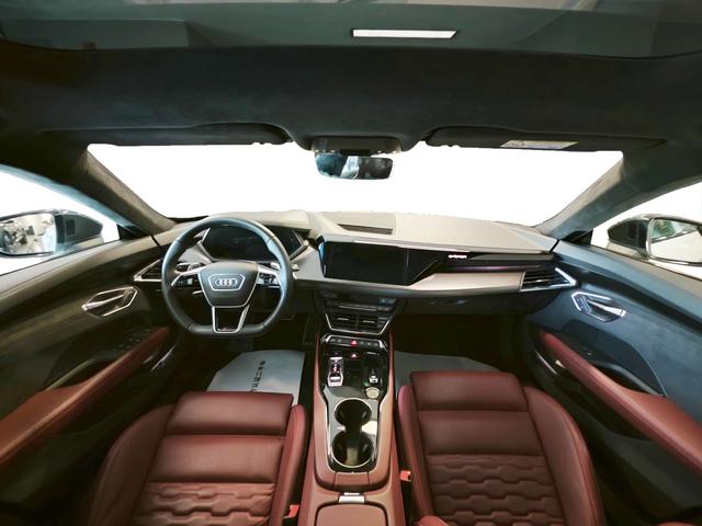 Audi RS e-tron GT 2023 #14 Audi RS e-tron GT 2023 car image #14