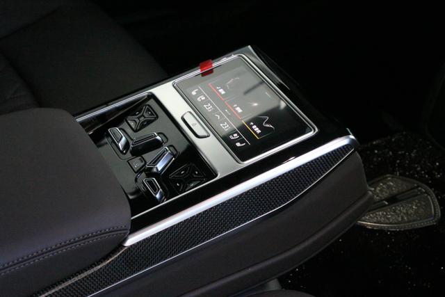 Audi S8 2022 immagine di auto #14