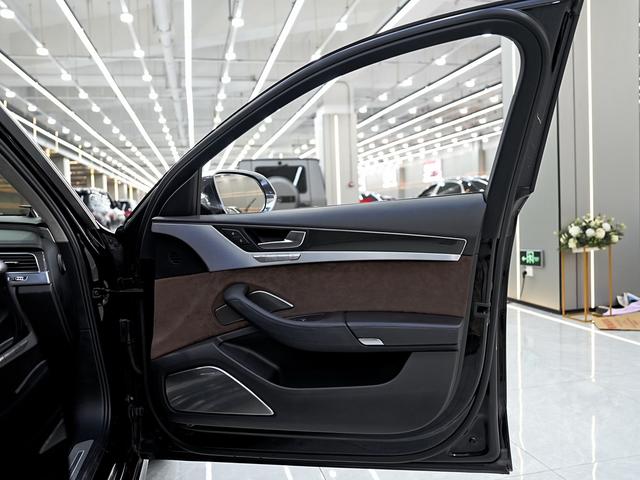 Audi S8 2015 immagine di auto #14