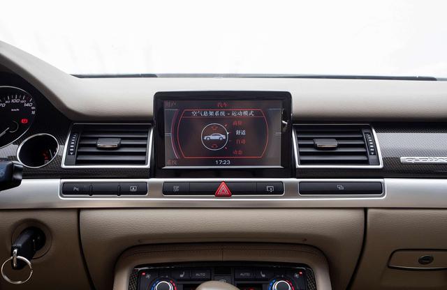 Audi S8 2009 car image #14