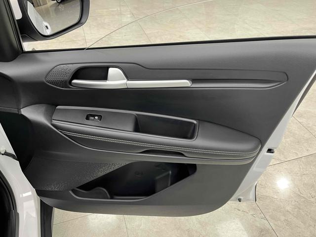 Kia Sonet 2024 immagine di auto #14