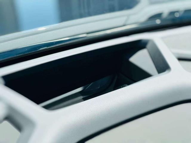 BMW XM 2025 car image #14