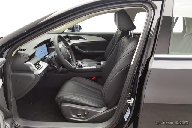 HongQi H5 PHEV 2025 #14 HongQi H5 PHEV 2025 car image #14