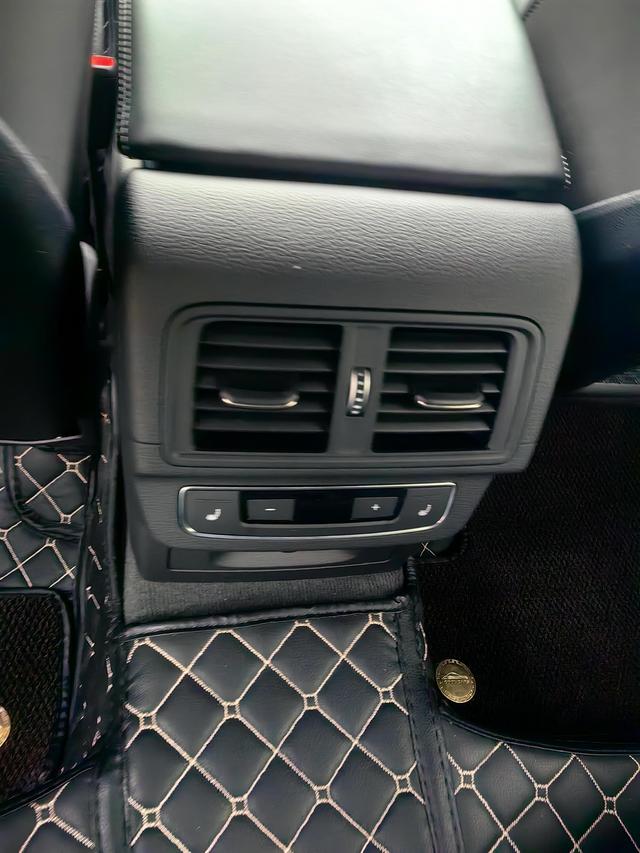 Audi SQ5 2023 imagen de coche #14