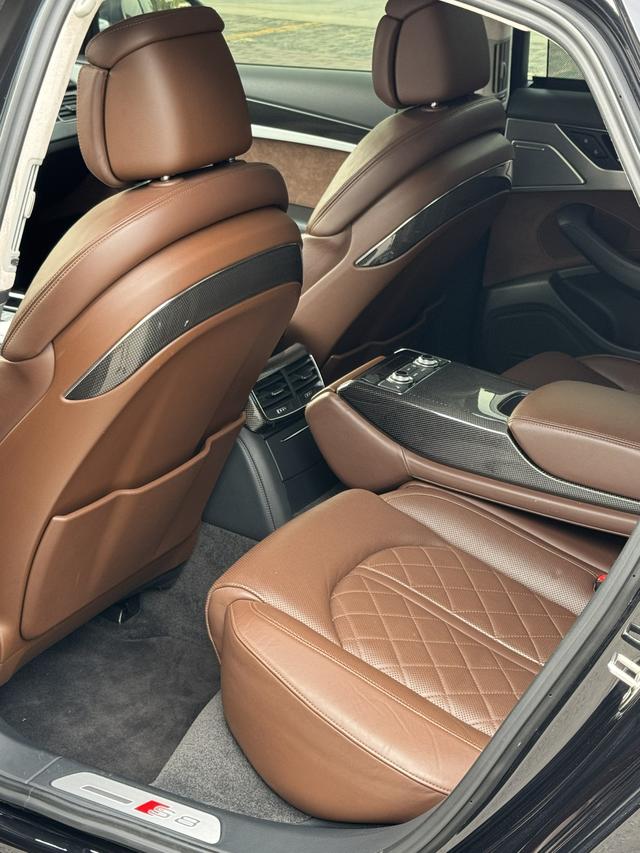 Audi S8 2014 car image #14