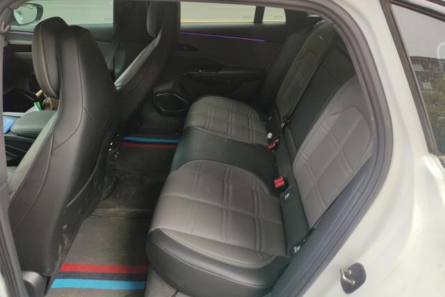 HongQi EH7 2024 #14 HongQi EH7 2024 car image #14