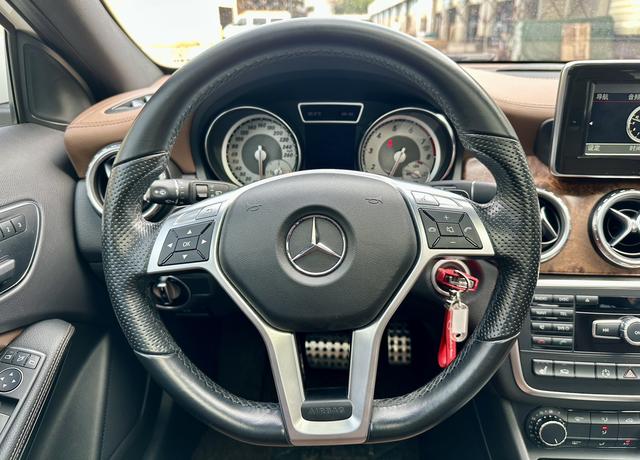 Mercedes-Benz GLA Class (Imported) 2015 car image #14