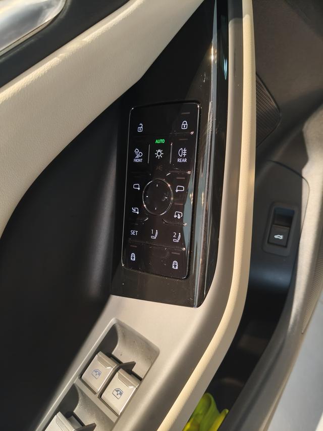 Audi Q6L Sportback e-tron 2025 car image #14