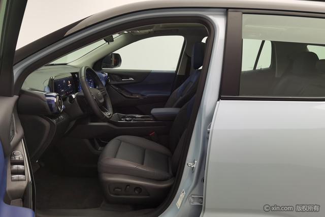 Chevrolet Equinox Plus 2024 car image #14